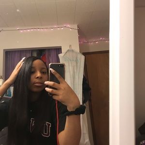 Meet your Posher, Elecea